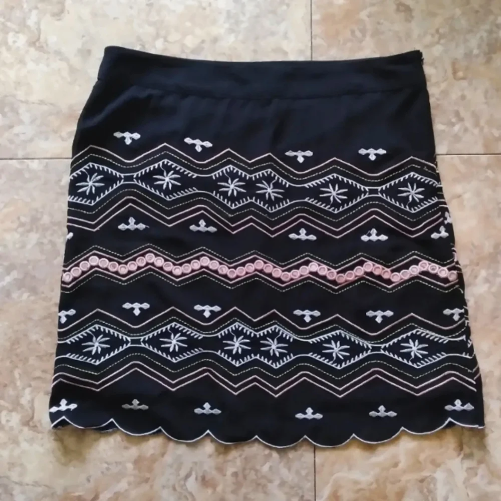 Harper Embellished Black mini skirt, size Medium